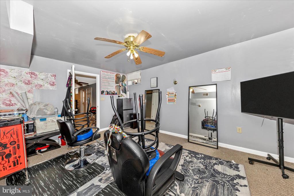 5521 AUBURN COURT