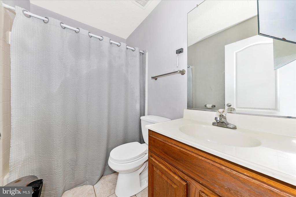 5521 AUBURN COURT