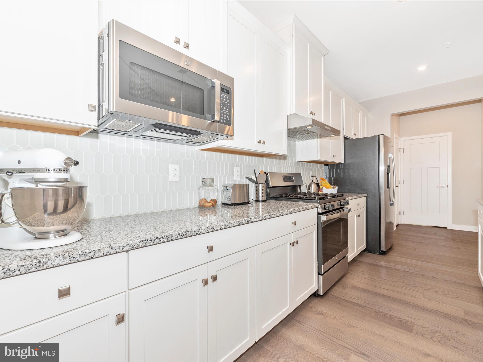 8661 SATINWOOD DRIVE
