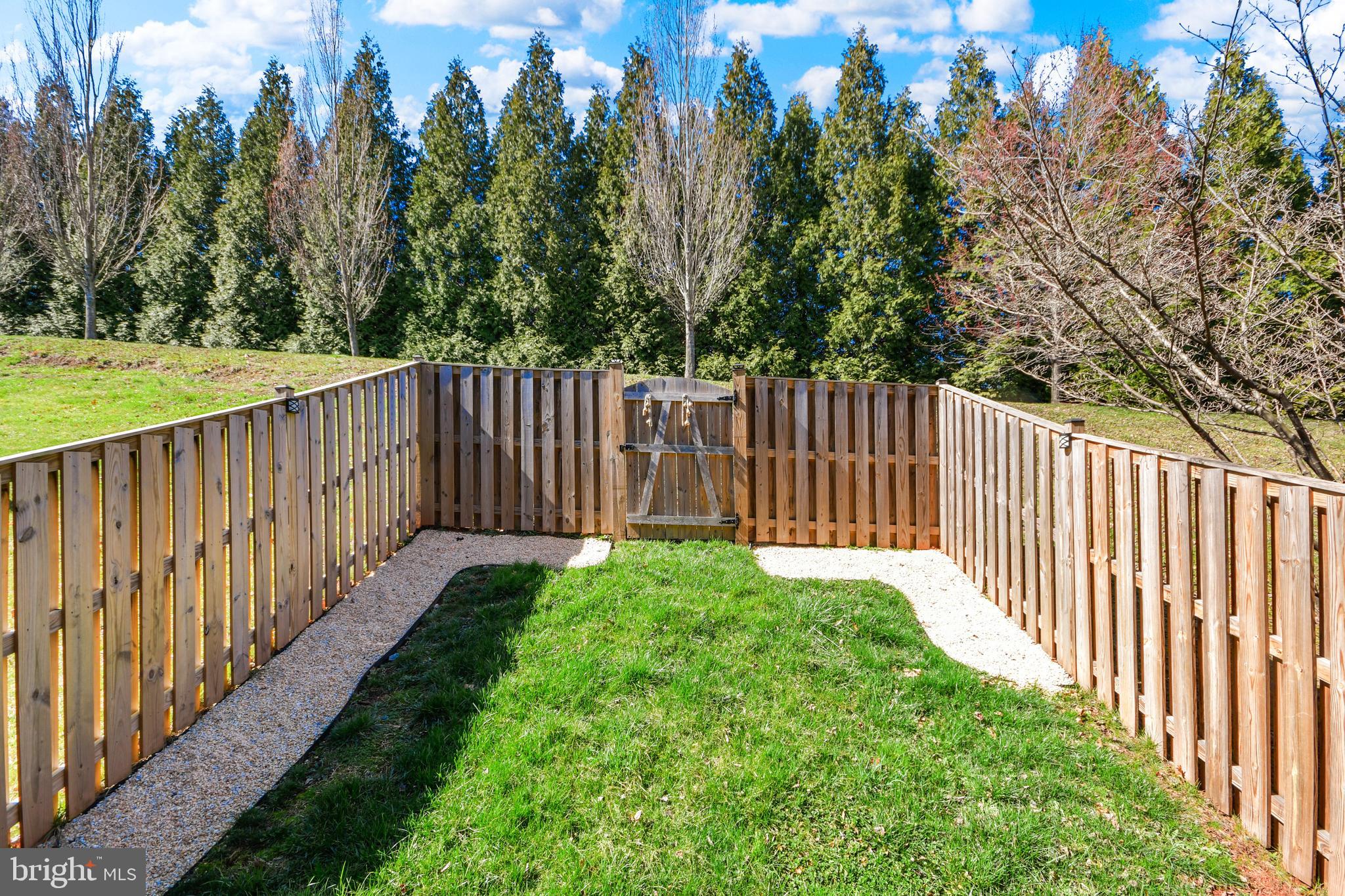 521 Sylvan Ct