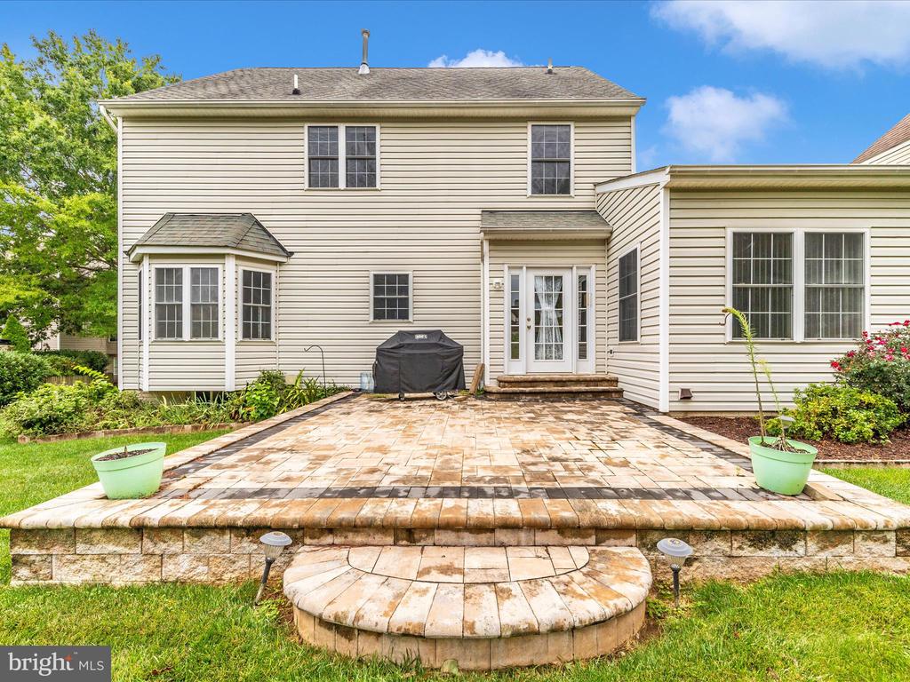 2568 Bear den Rd