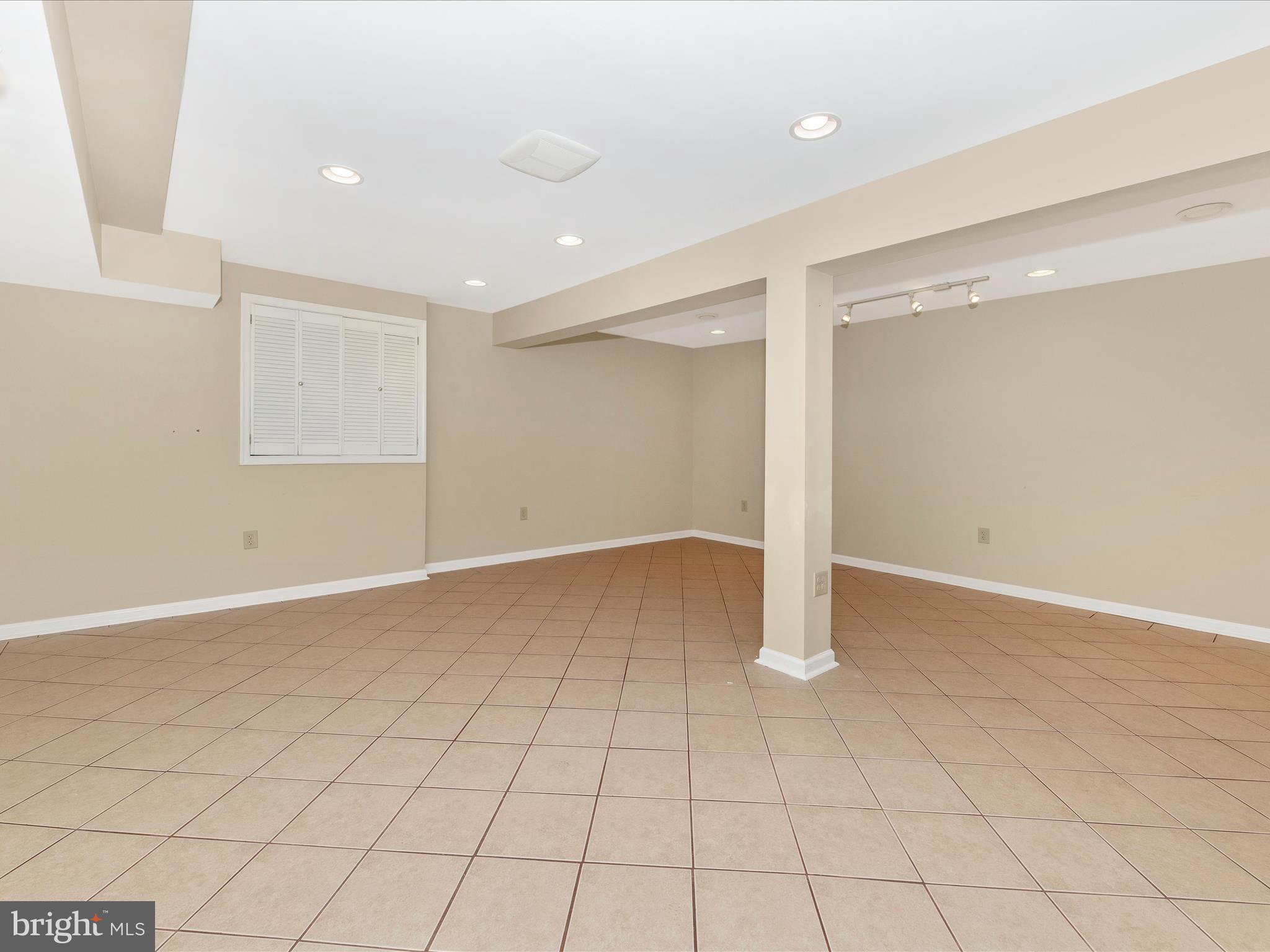 2568 Bear den Rd