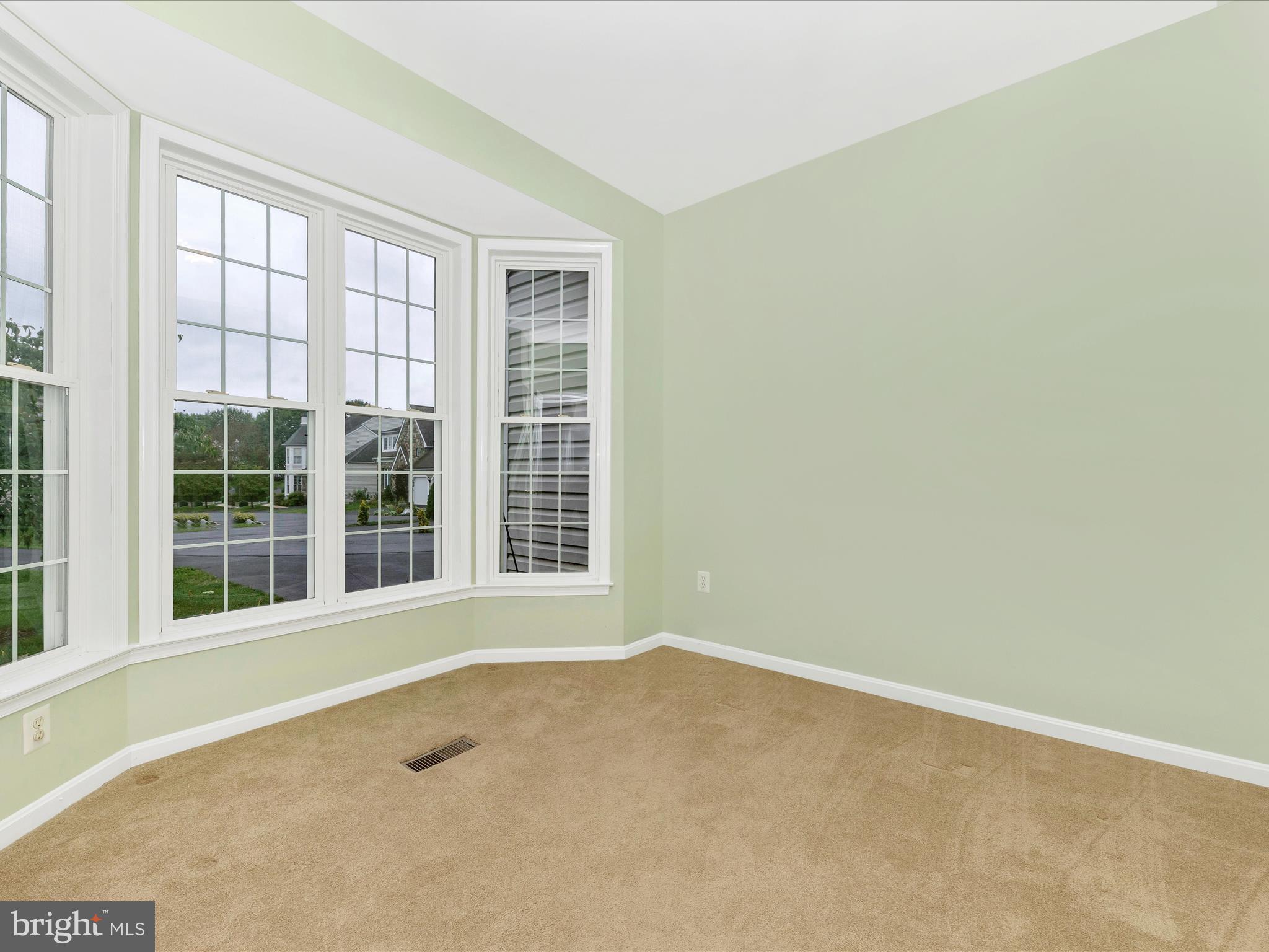 2568 Bear den Rd