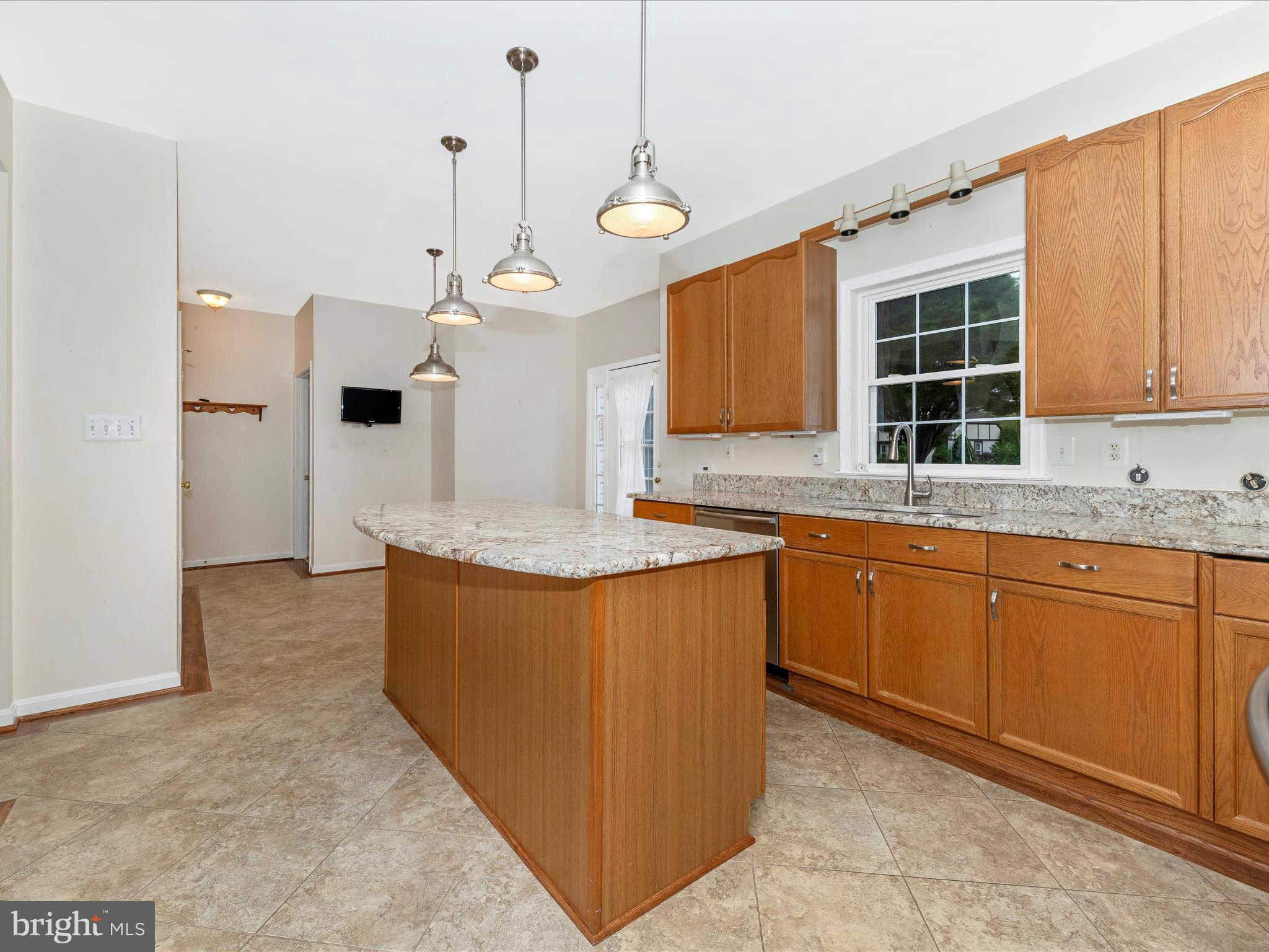 2568 Bear den Rd