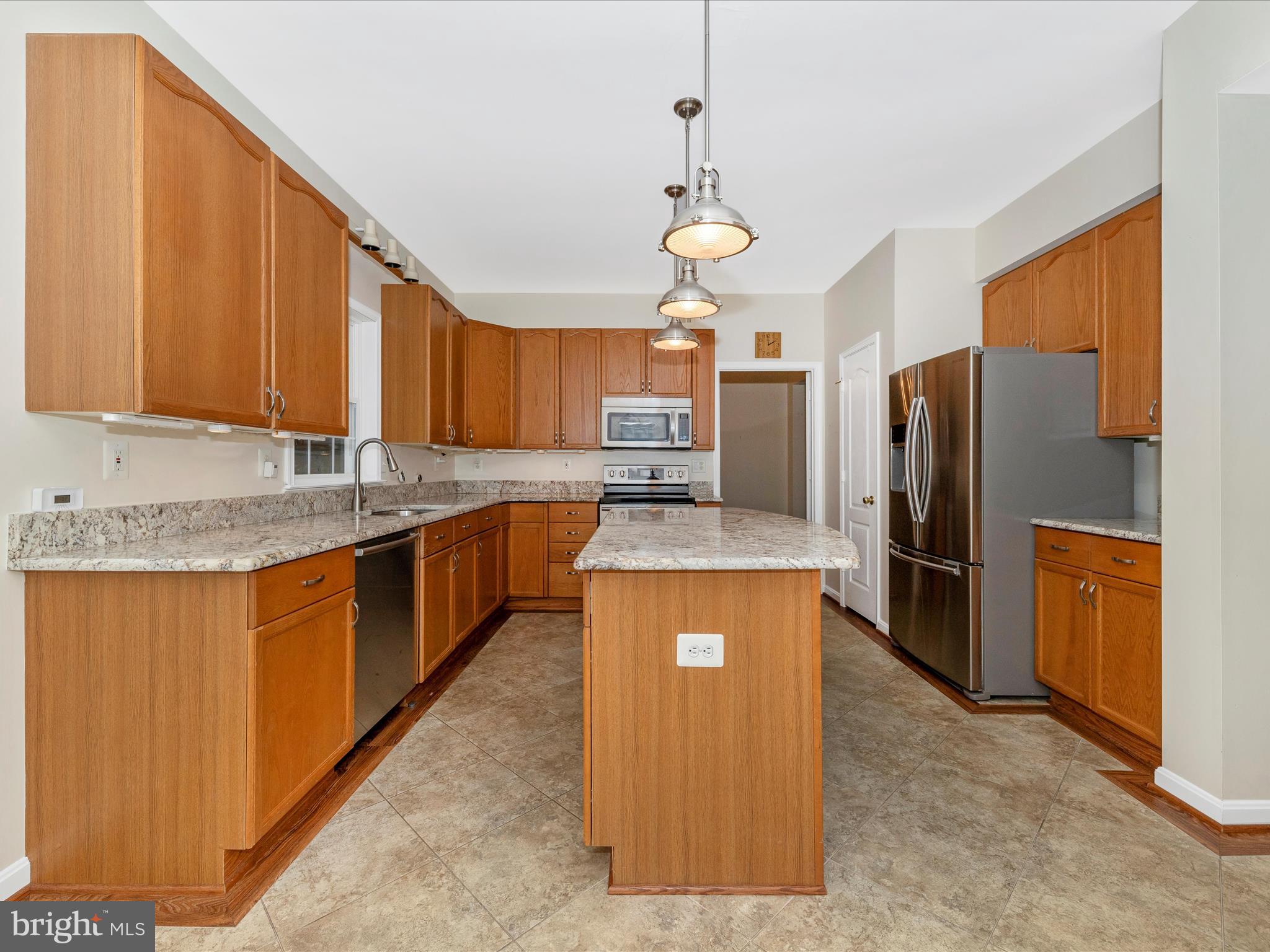 2568 Bear den Rd