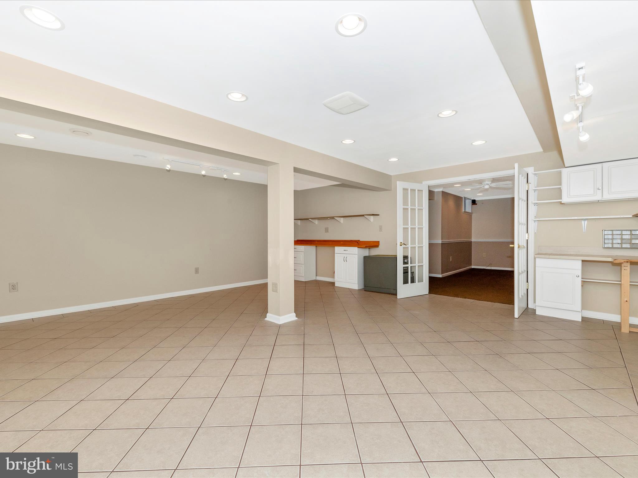 2568 Bear den Rd