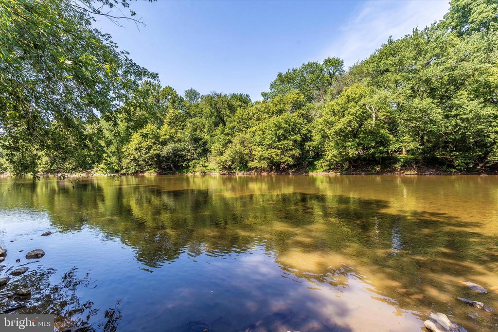 5509 Golden Eagle Rd