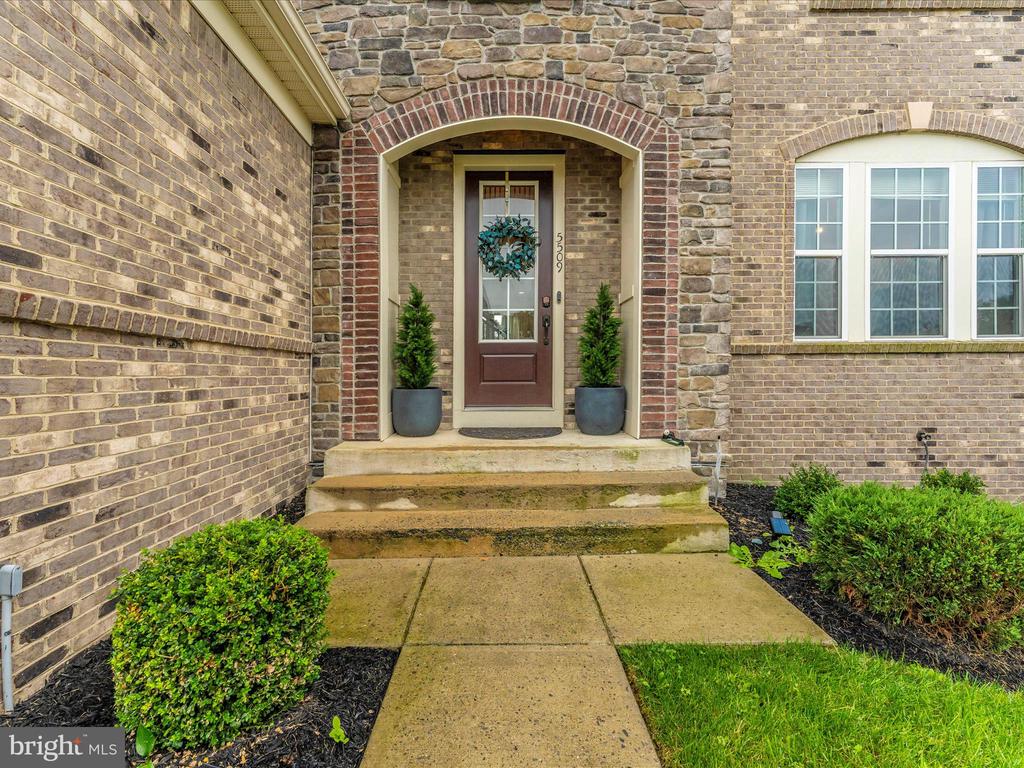 5509 Golden Eagle Rd