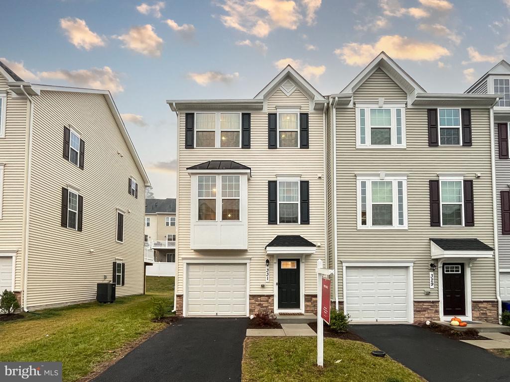 331 Pemberton Park Ln