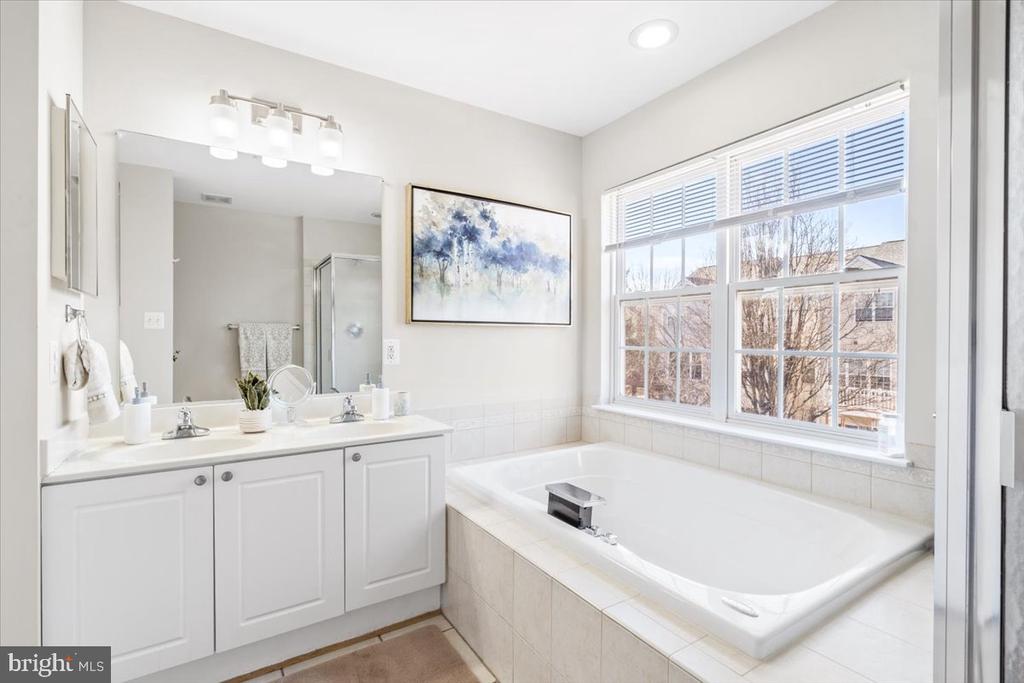 162 Fieldstone Ct