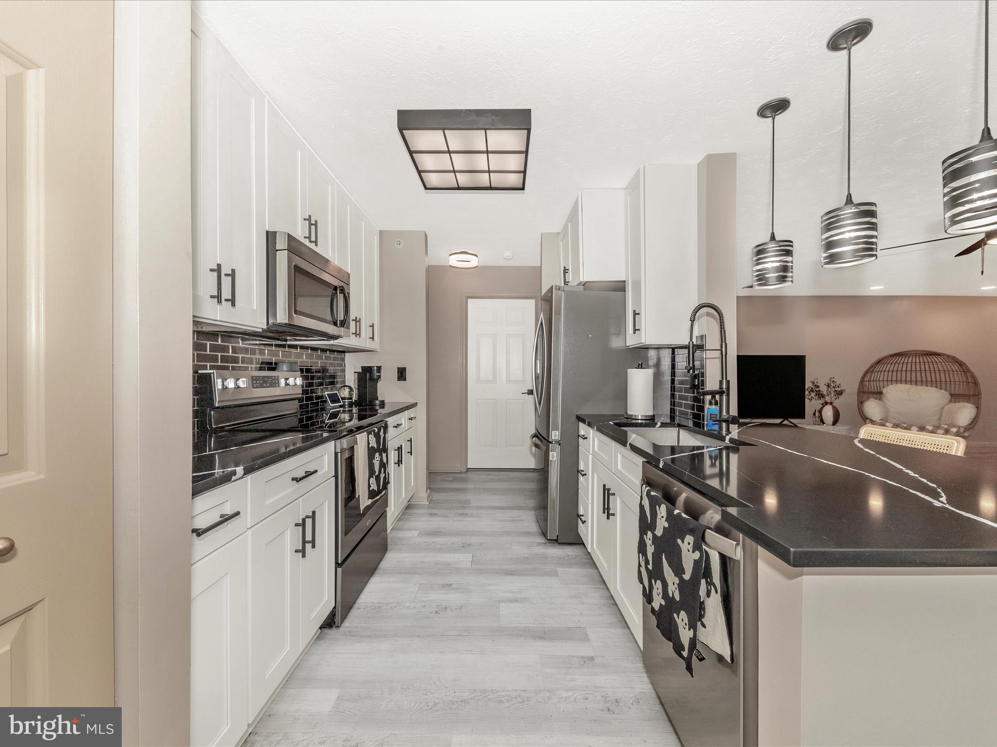 5600 AVONSHIRE PLACE G