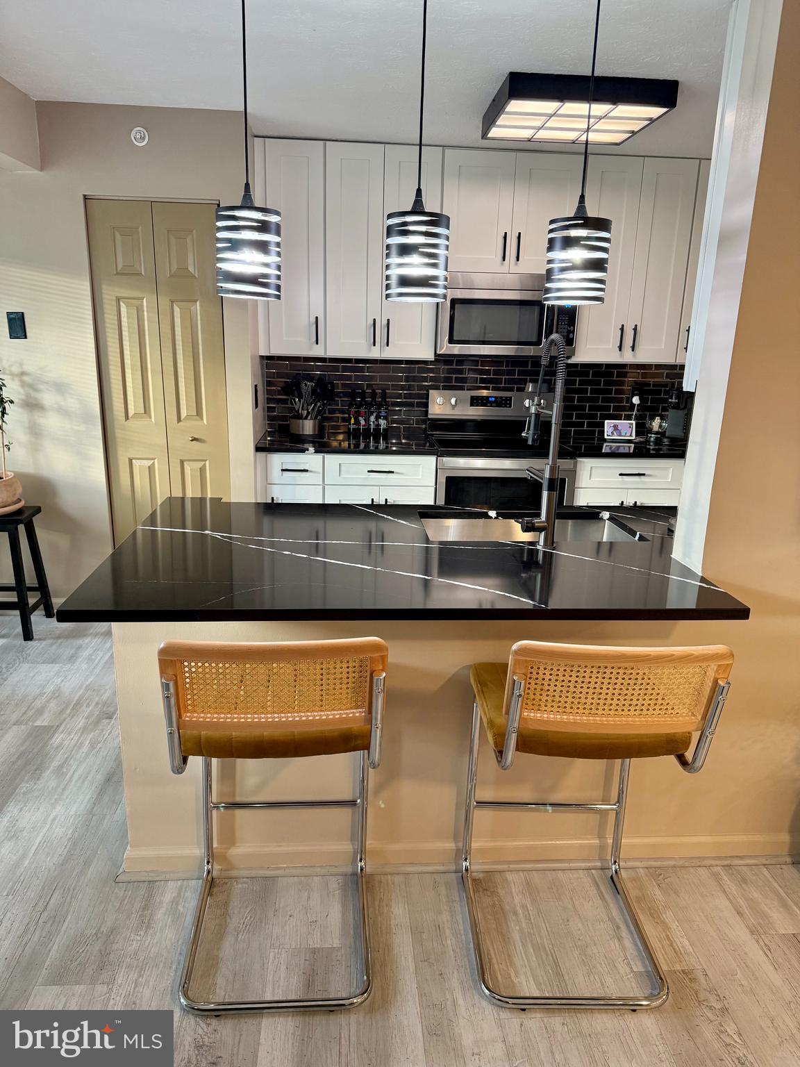 5600 AVONSHIRE PLACE G