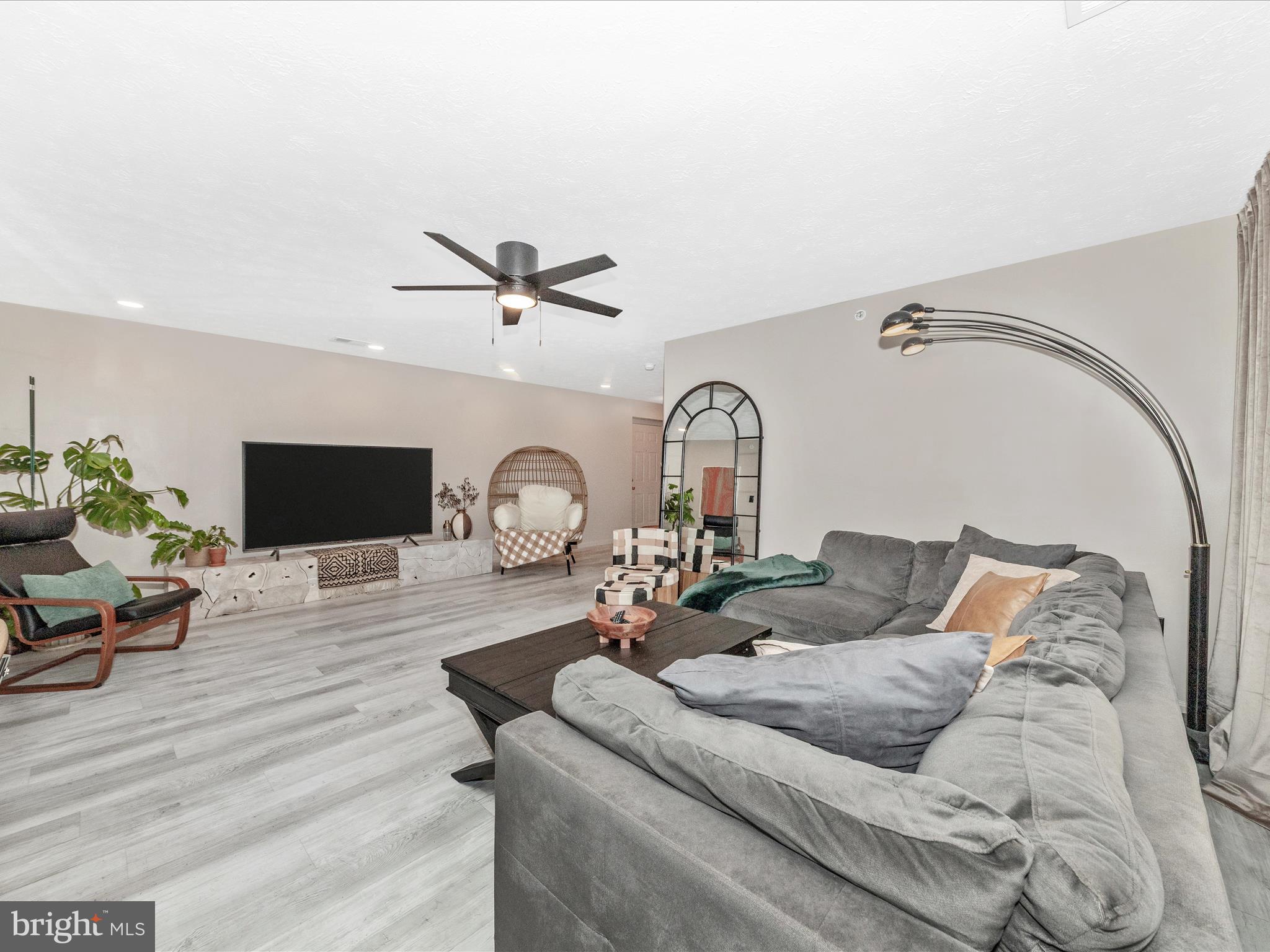 5600 AVONSHIRE PLACE G