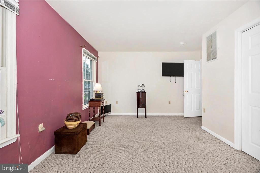 9549 FINGERBOARD ROAD