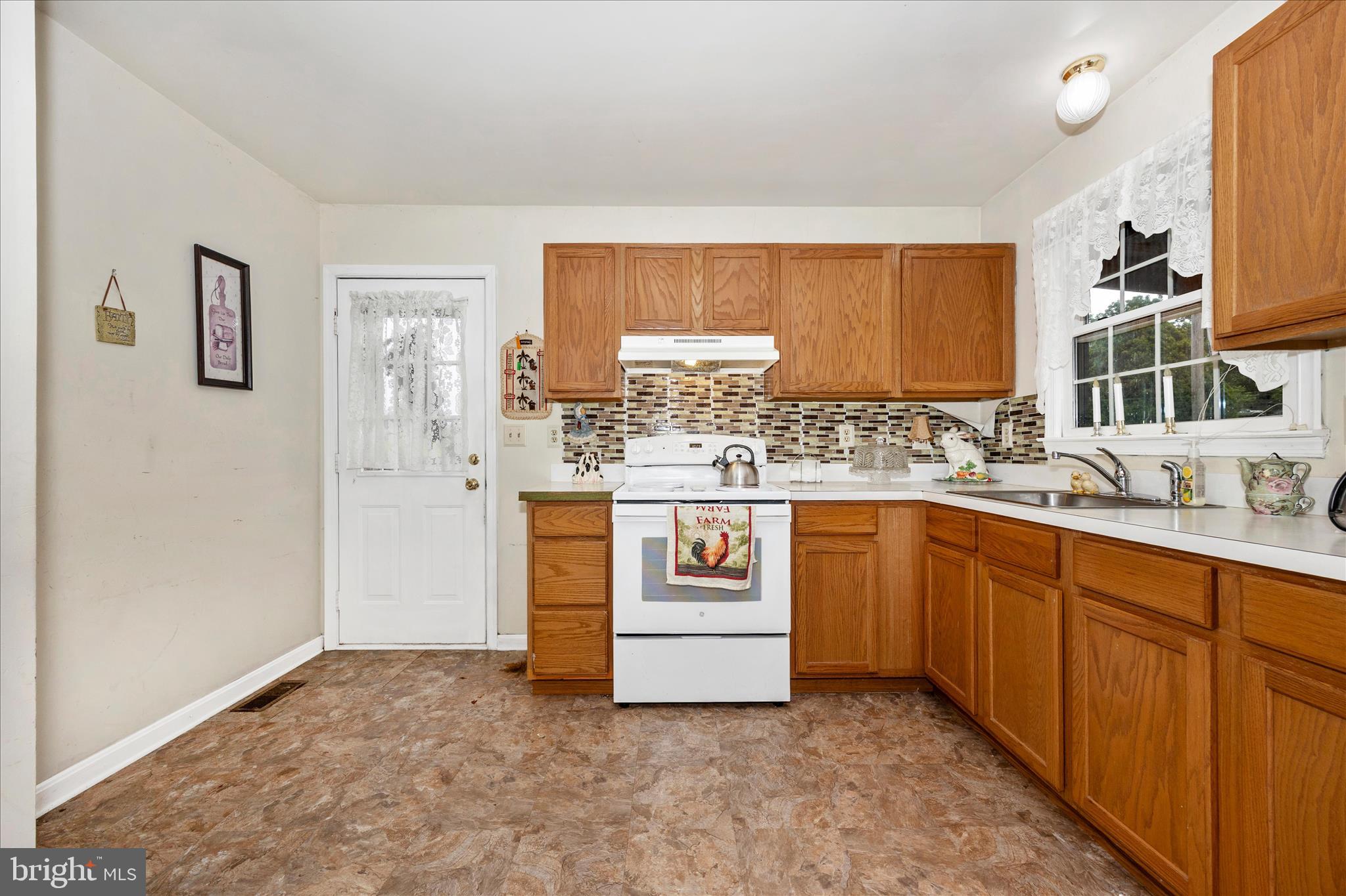 9549 FINGERBOARD ROAD