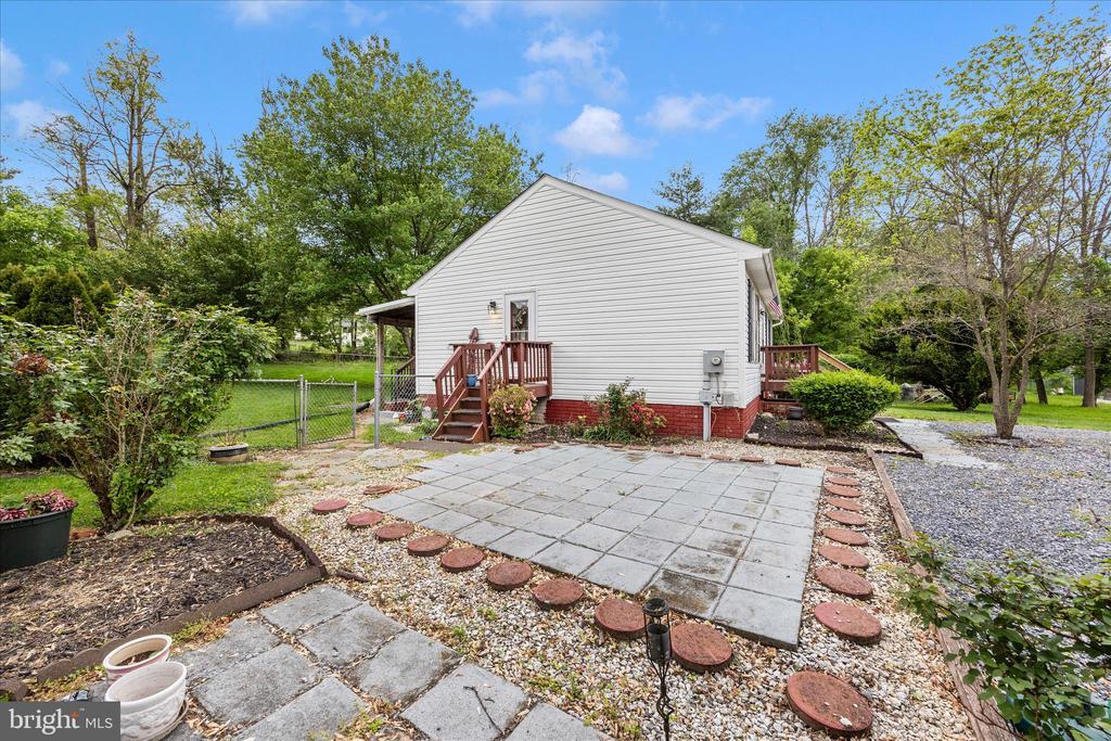 9549 FINGERBOARD ROAD