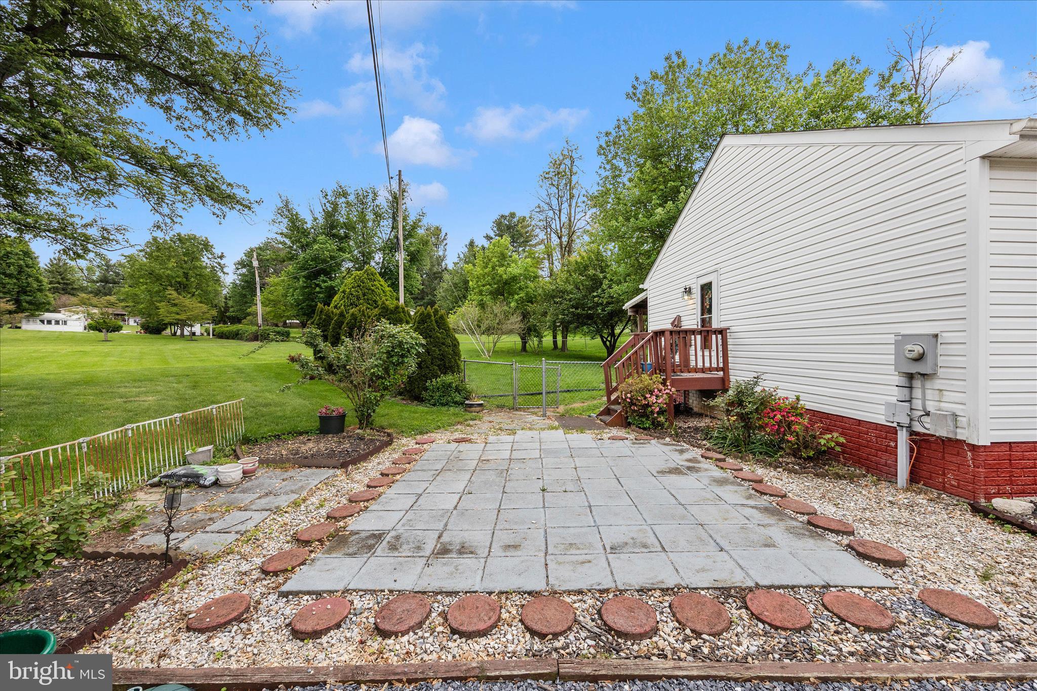 9549 FINGERBOARD ROAD