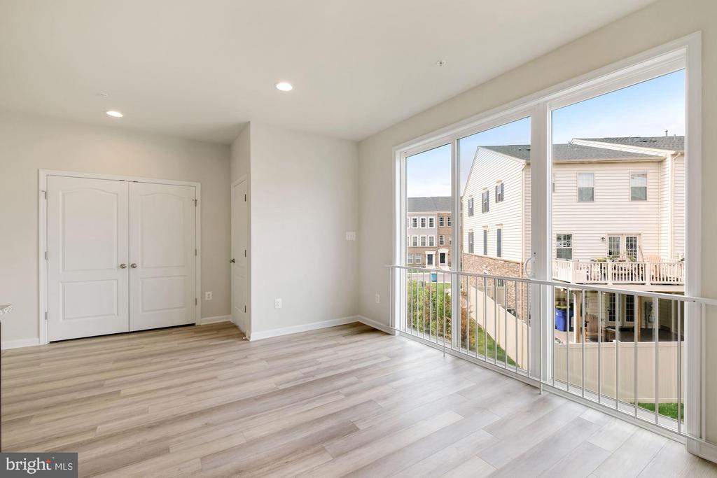 5986 PASSEND DRIVE