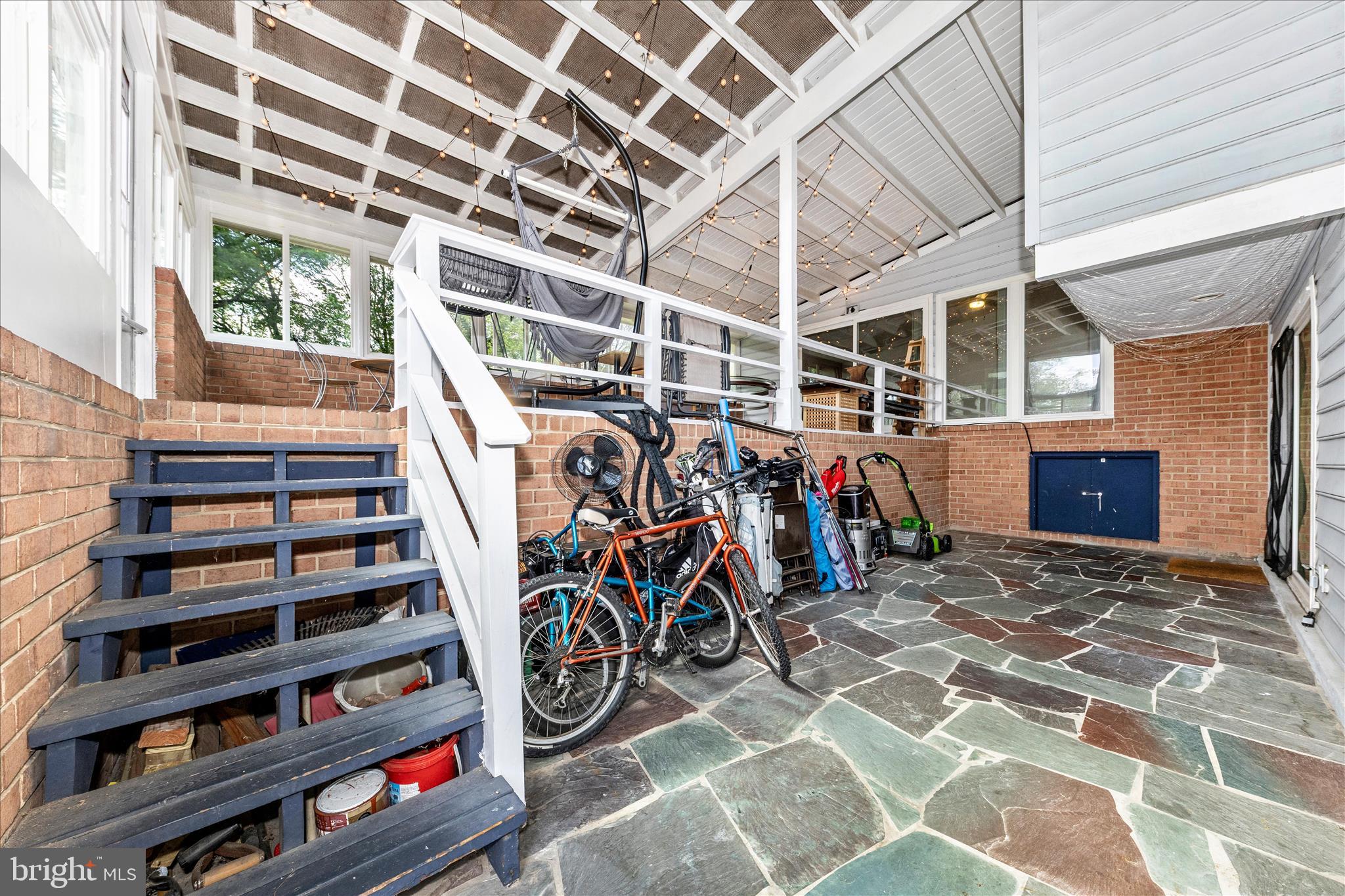 11412 FAIROAK DRIVE