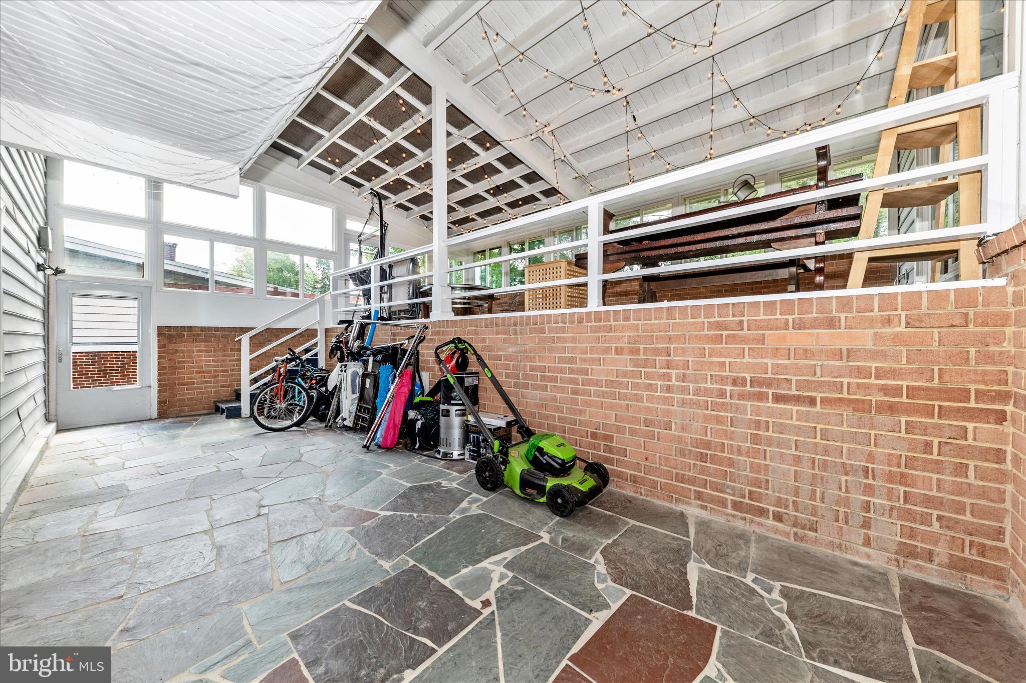 11412 FAIROAK DRIVE