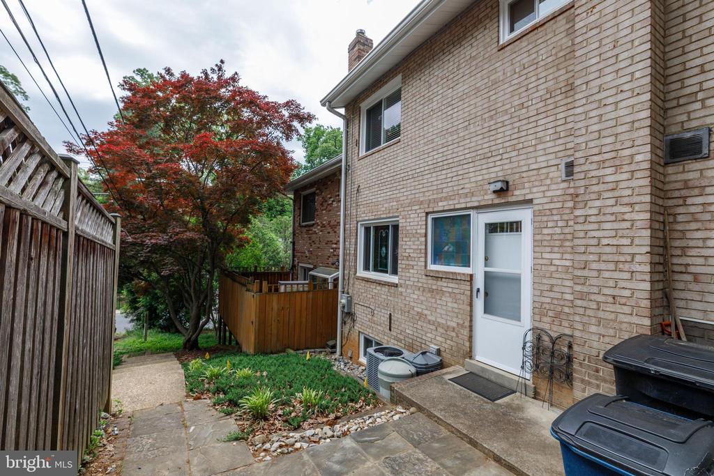 646 KENNEBEC AVENUE Unit: 646