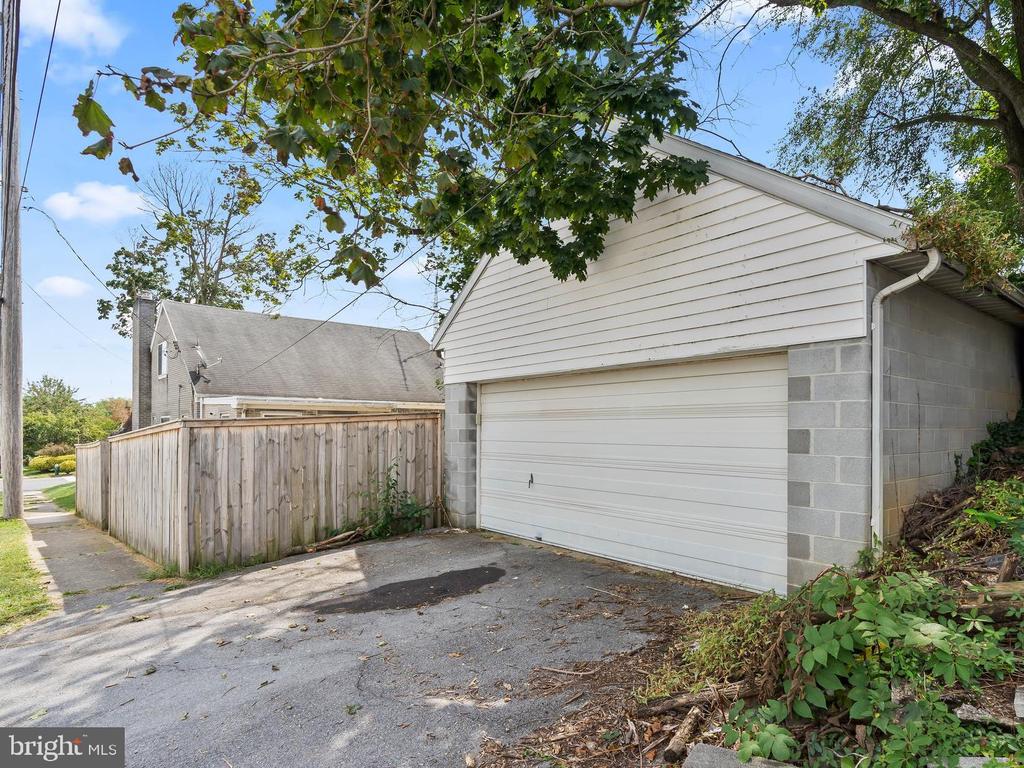 901 Rose Hill Ave