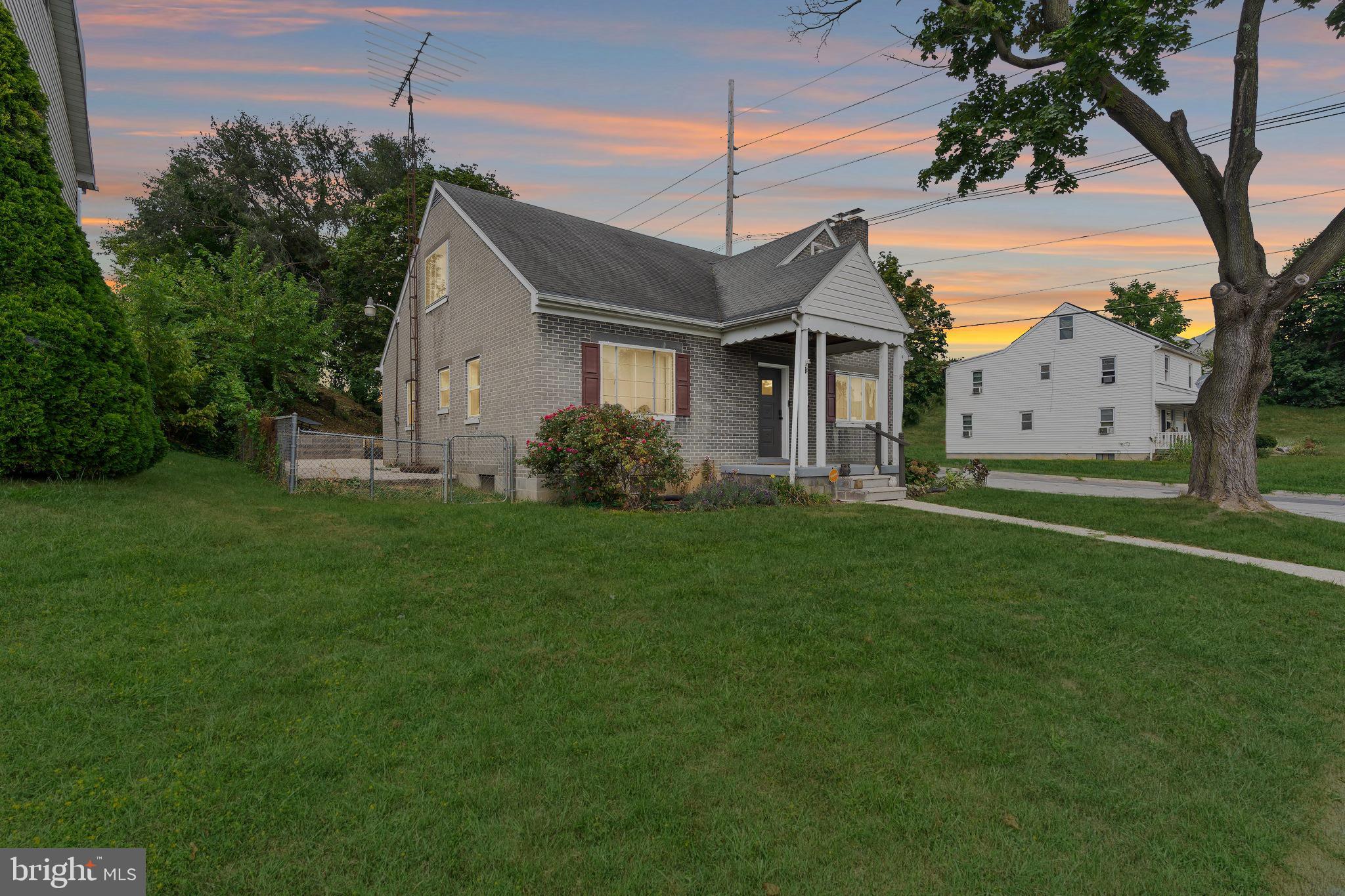901 Rose Hill Ave