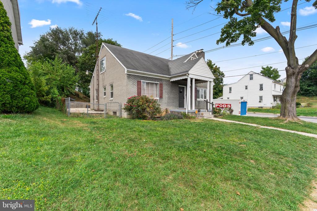 901 Rose Hill Ave
