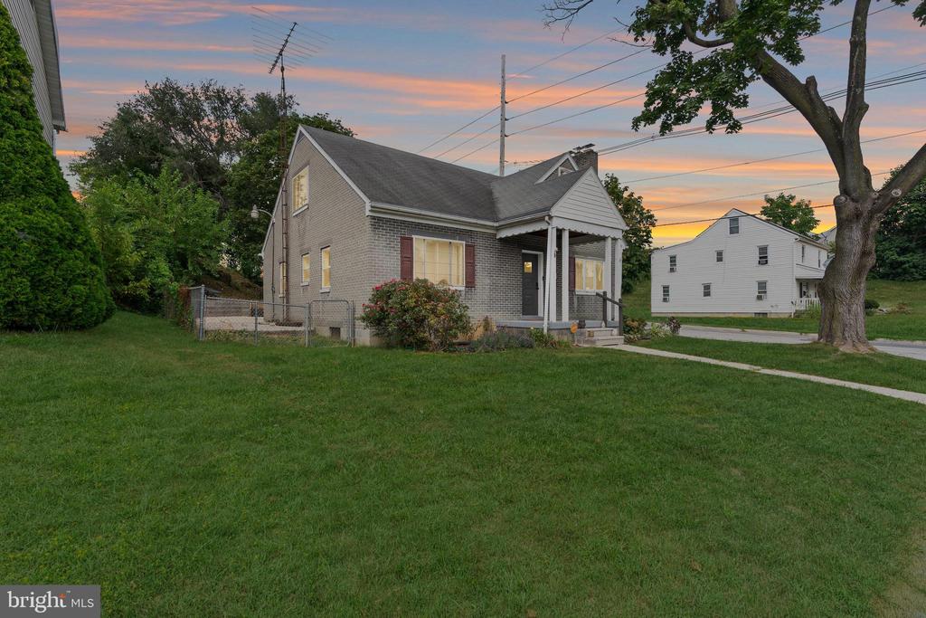 901 Rose Hill Ave