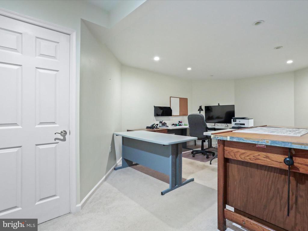 11724 MOCKINGBIRD LANE