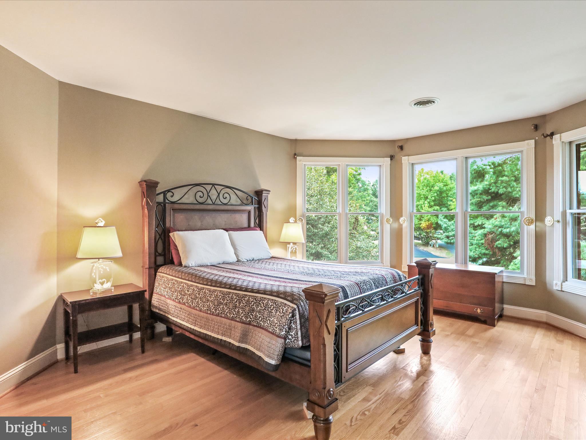 11724 MOCKINGBIRD LANE