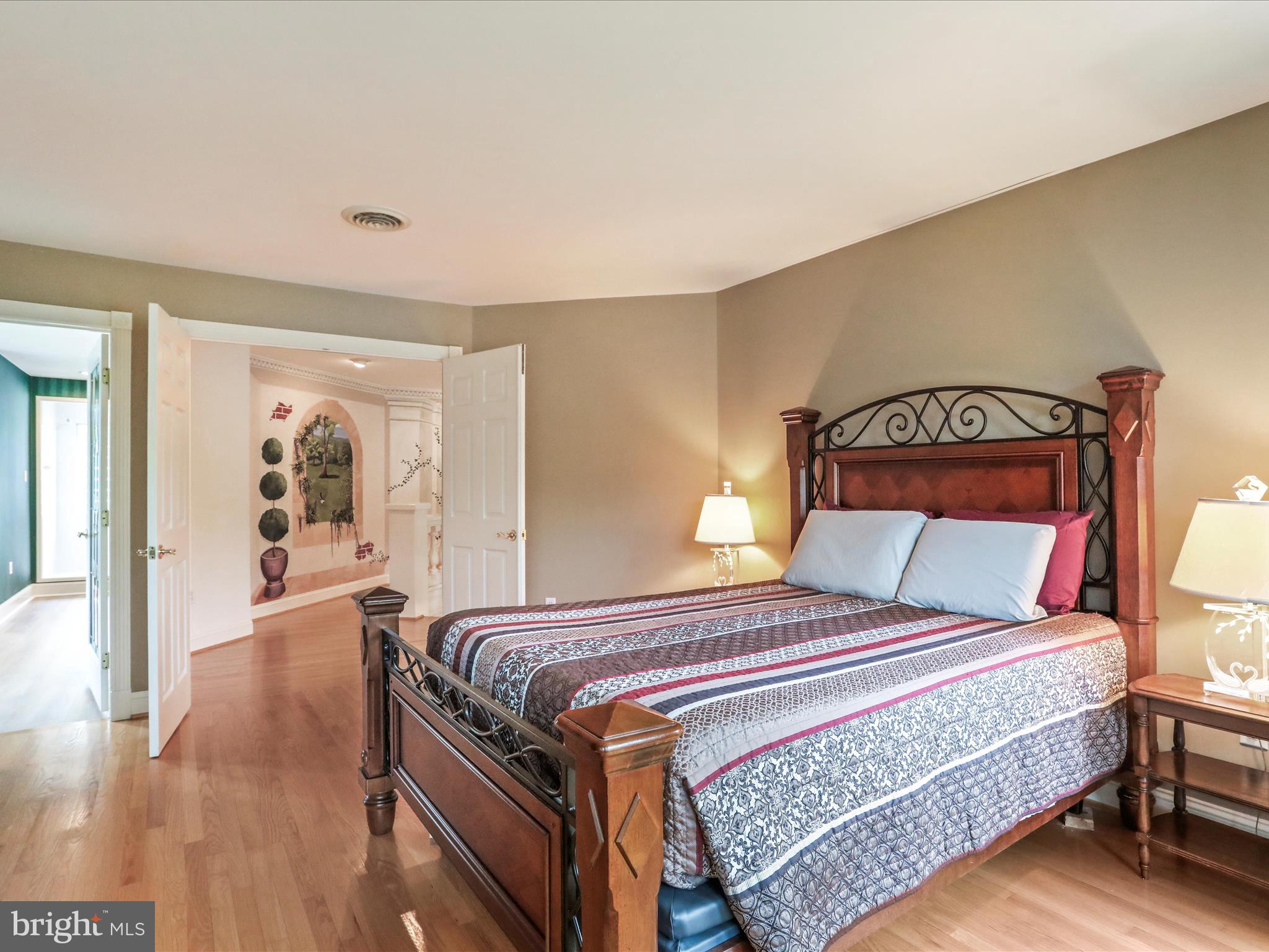 11724 MOCKINGBIRD LANE