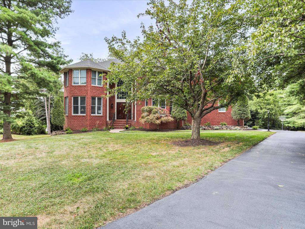 11724 MOCKINGBIRD LANE