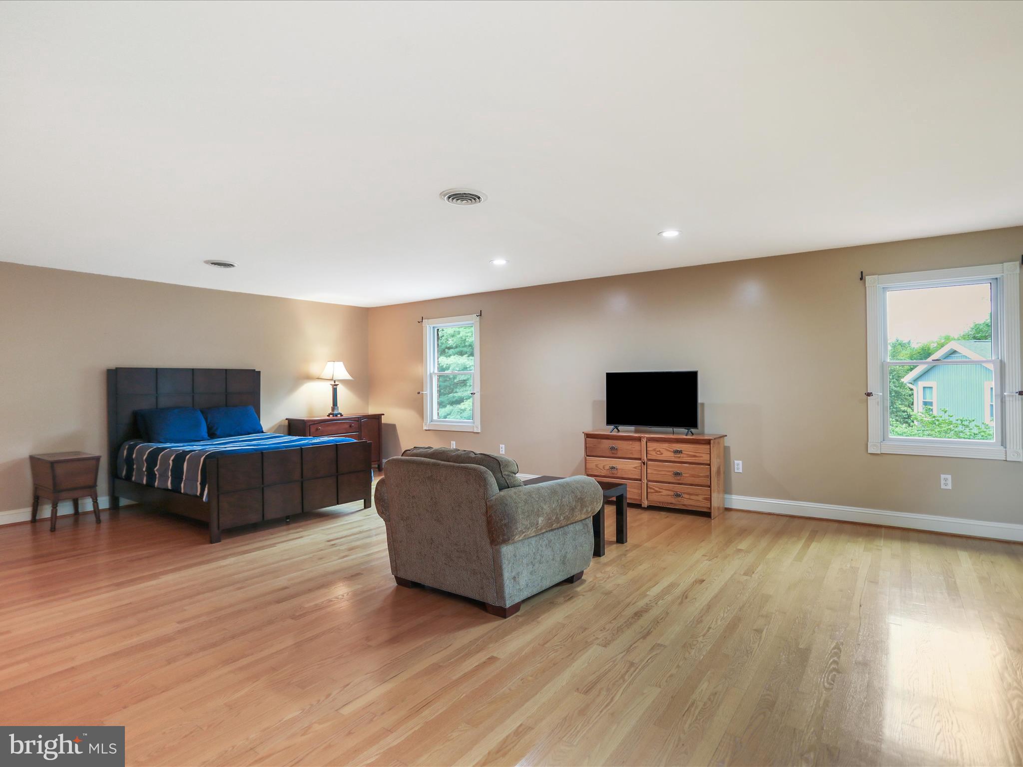 11724 MOCKINGBIRD LANE