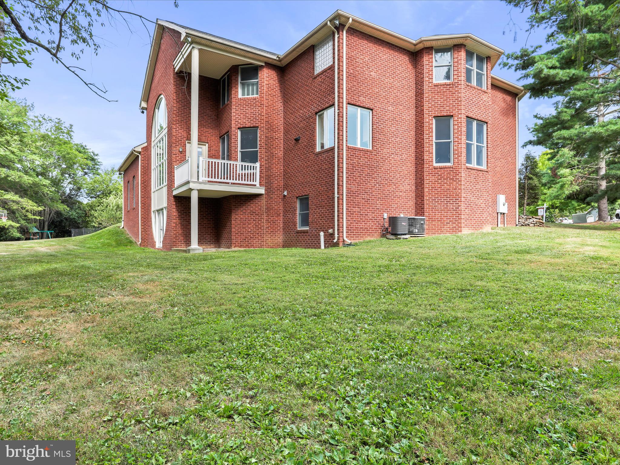 11724 MOCKINGBIRD LANE