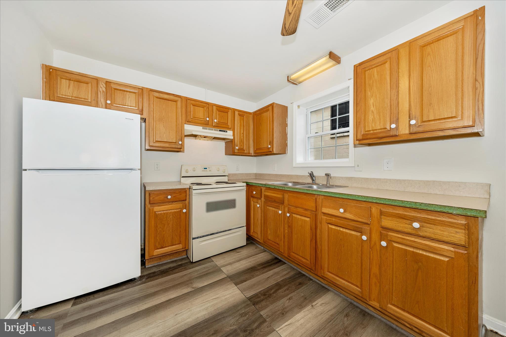 915 ROSE HILL AVENUE #A