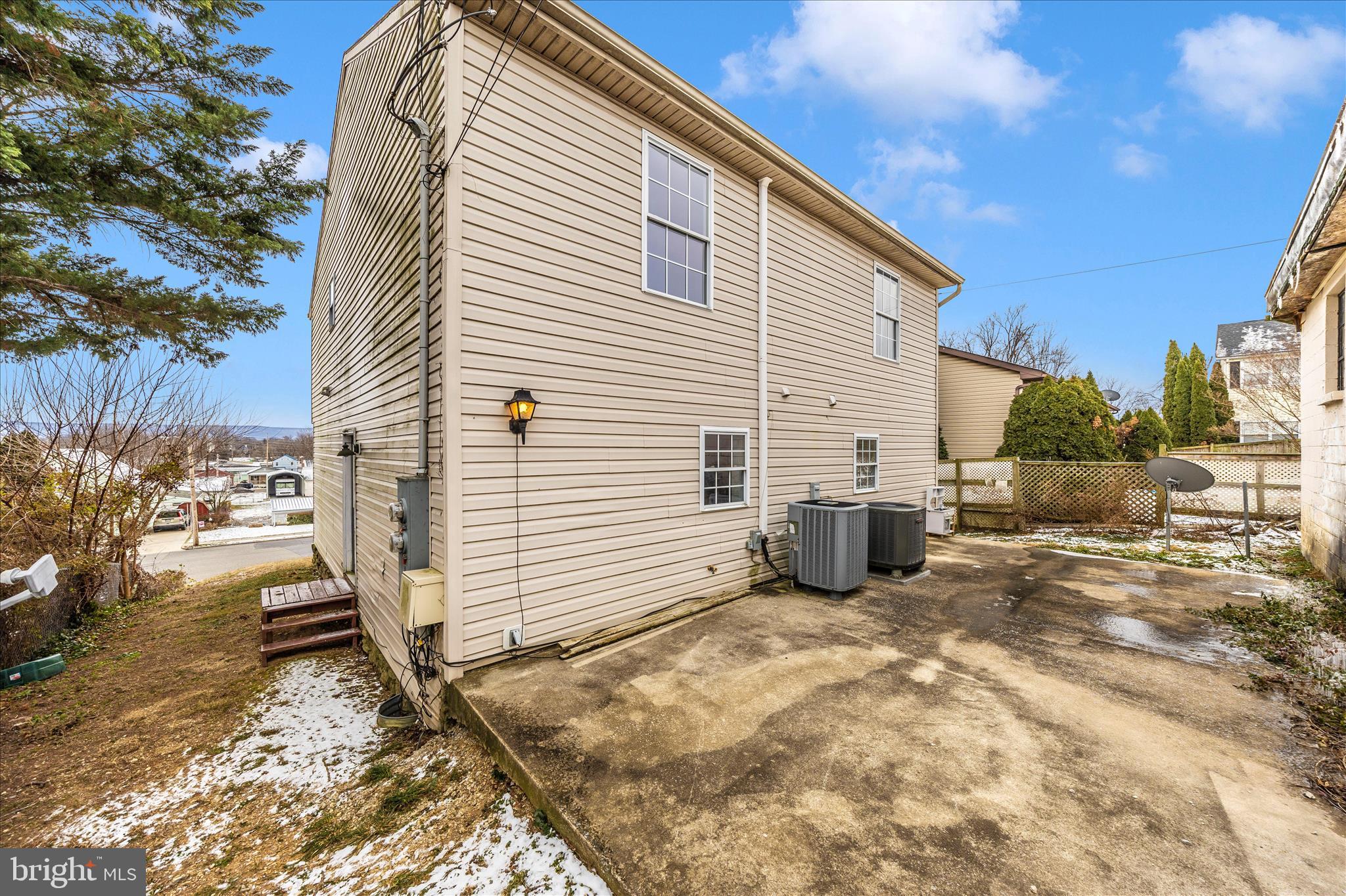 915 ROSE HILL AVENUE #A