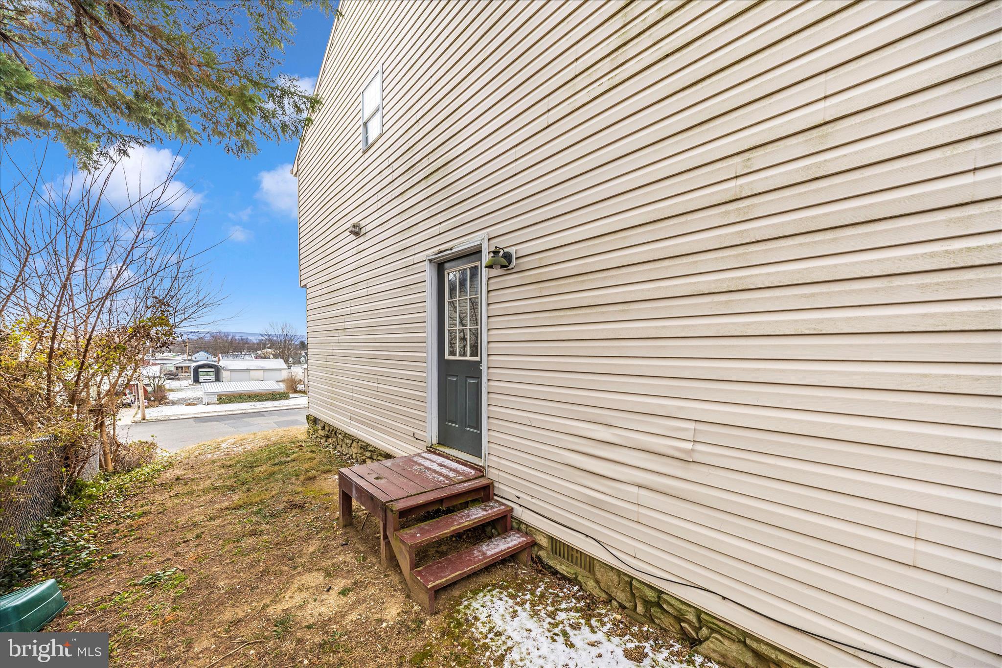 915 ROSE HILL AVENUE #A