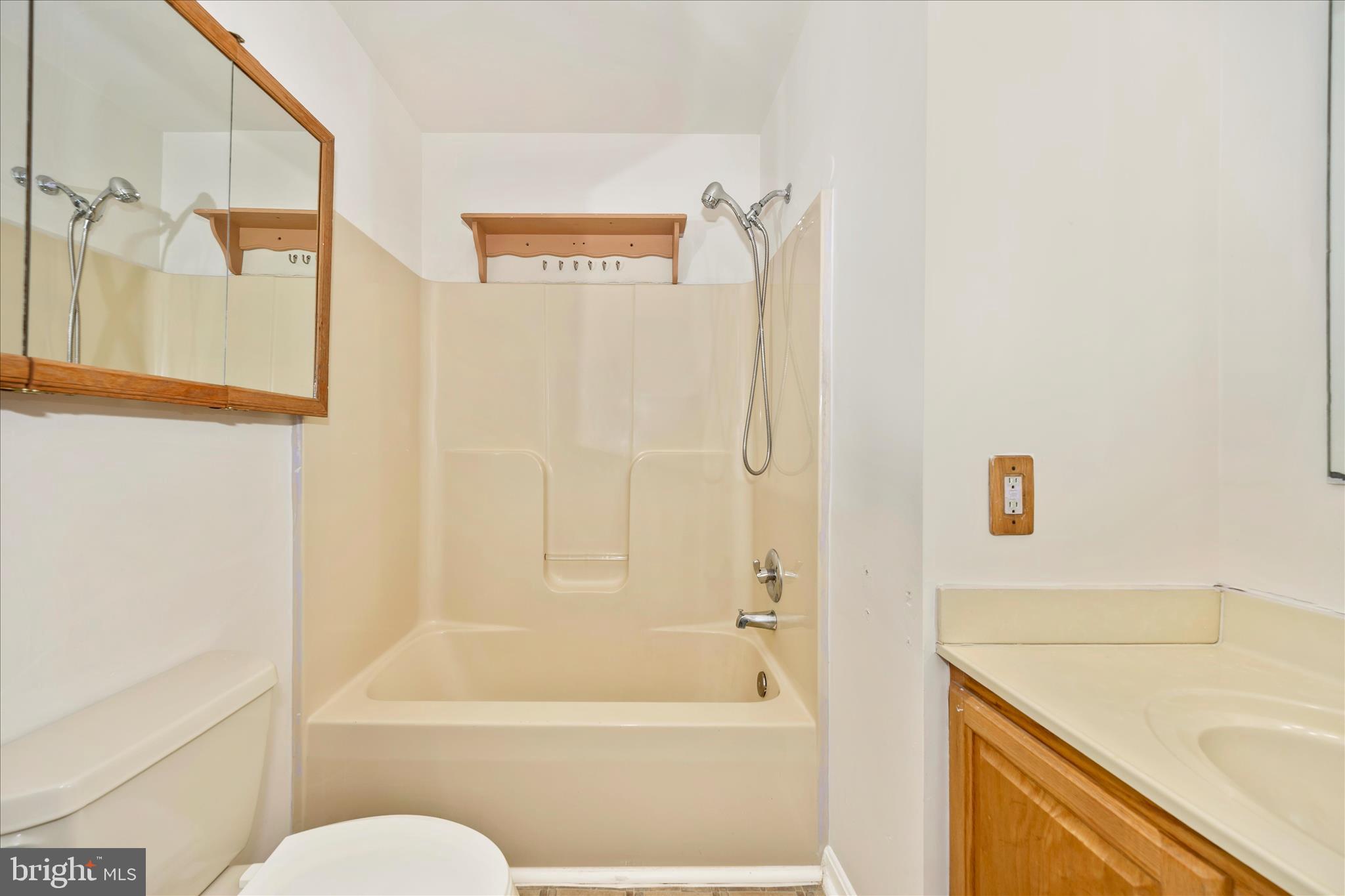 915 ROSE HILL AVENUE #A