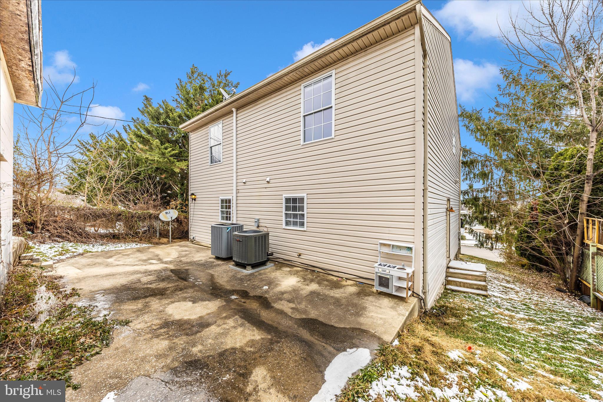 915 ROSE HILL AVENUE #A