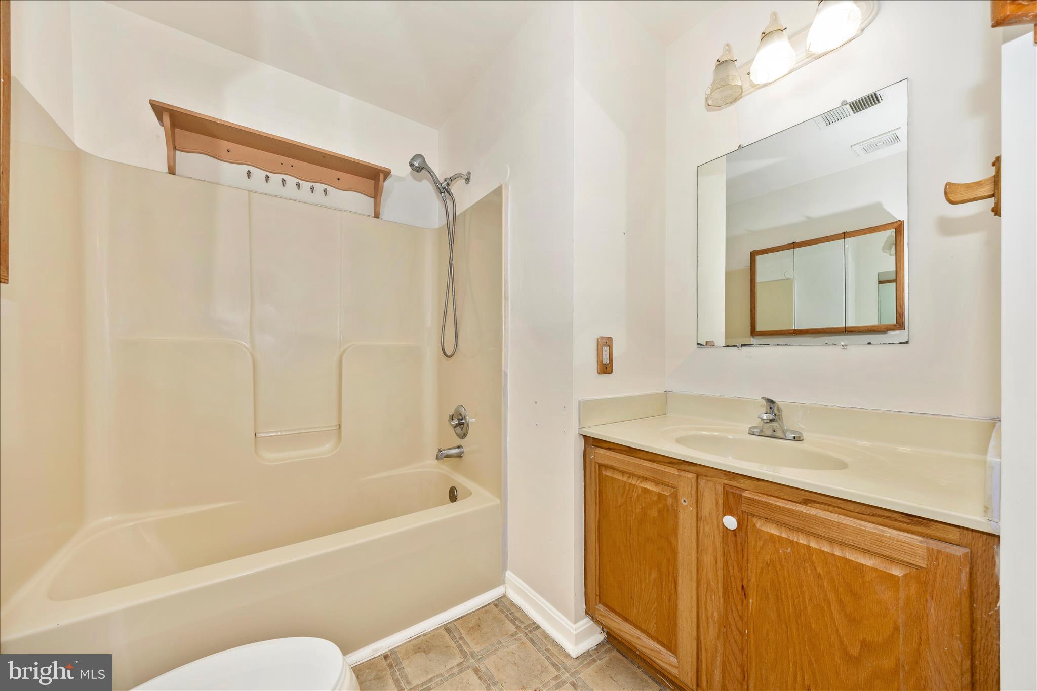 915 ROSE HILL AVENUE #A