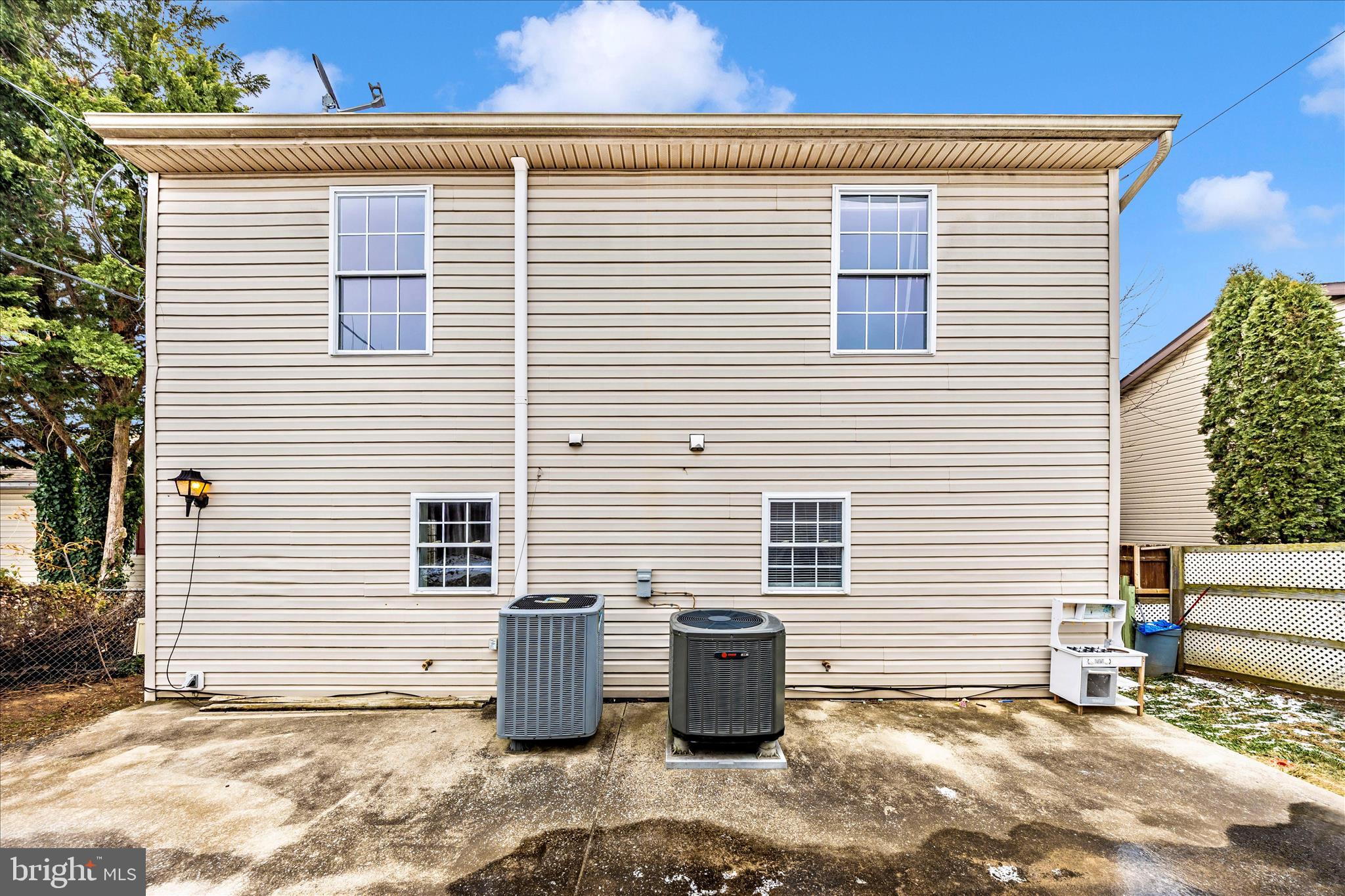 915 ROSE HILL AVENUE B