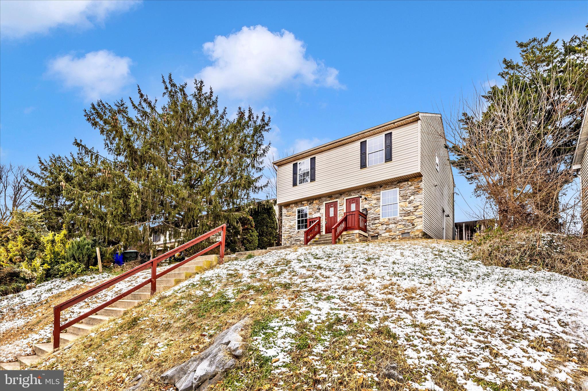 915 ROSE HILL AVENUE B