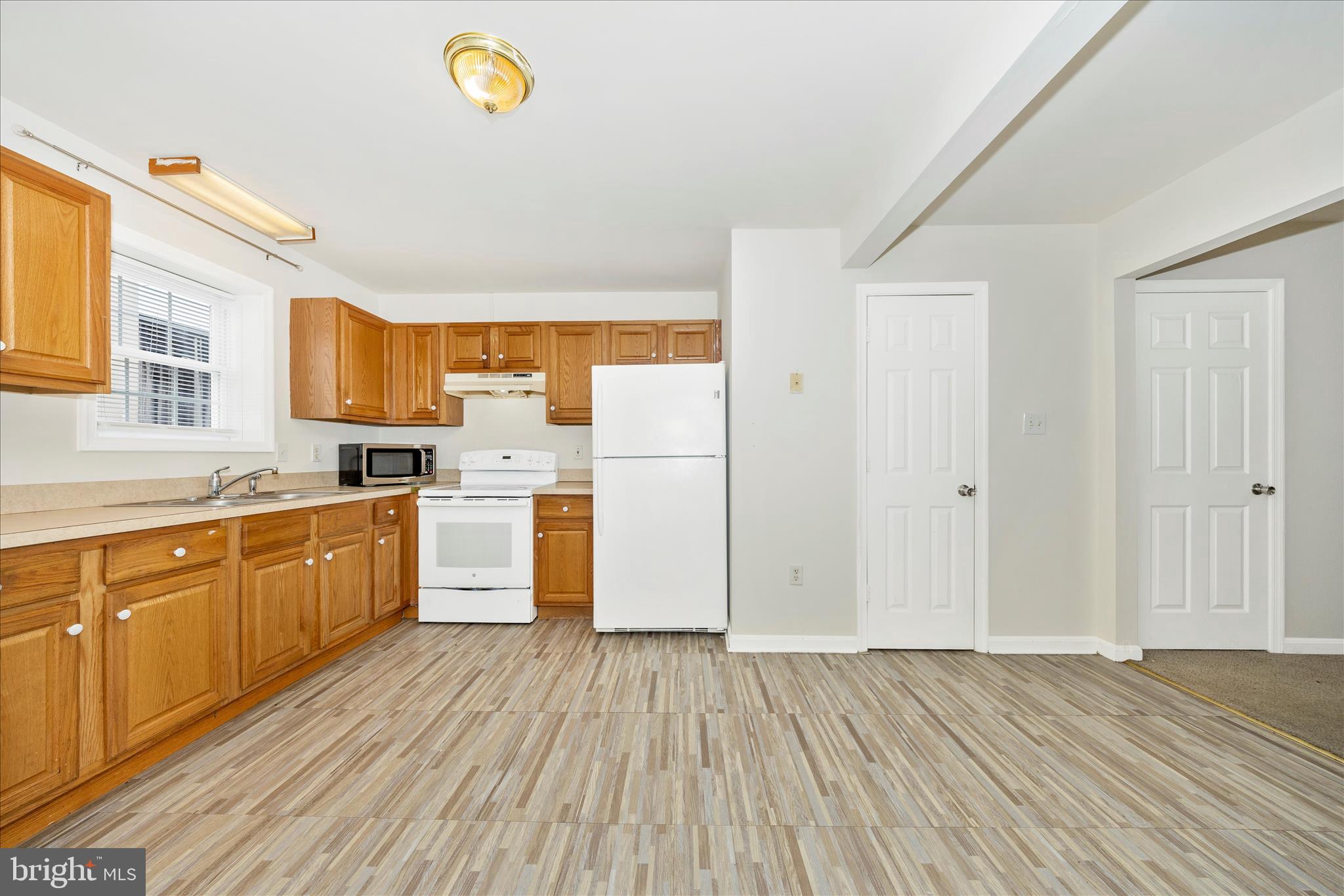 915 ROSE HILL AVENUE B