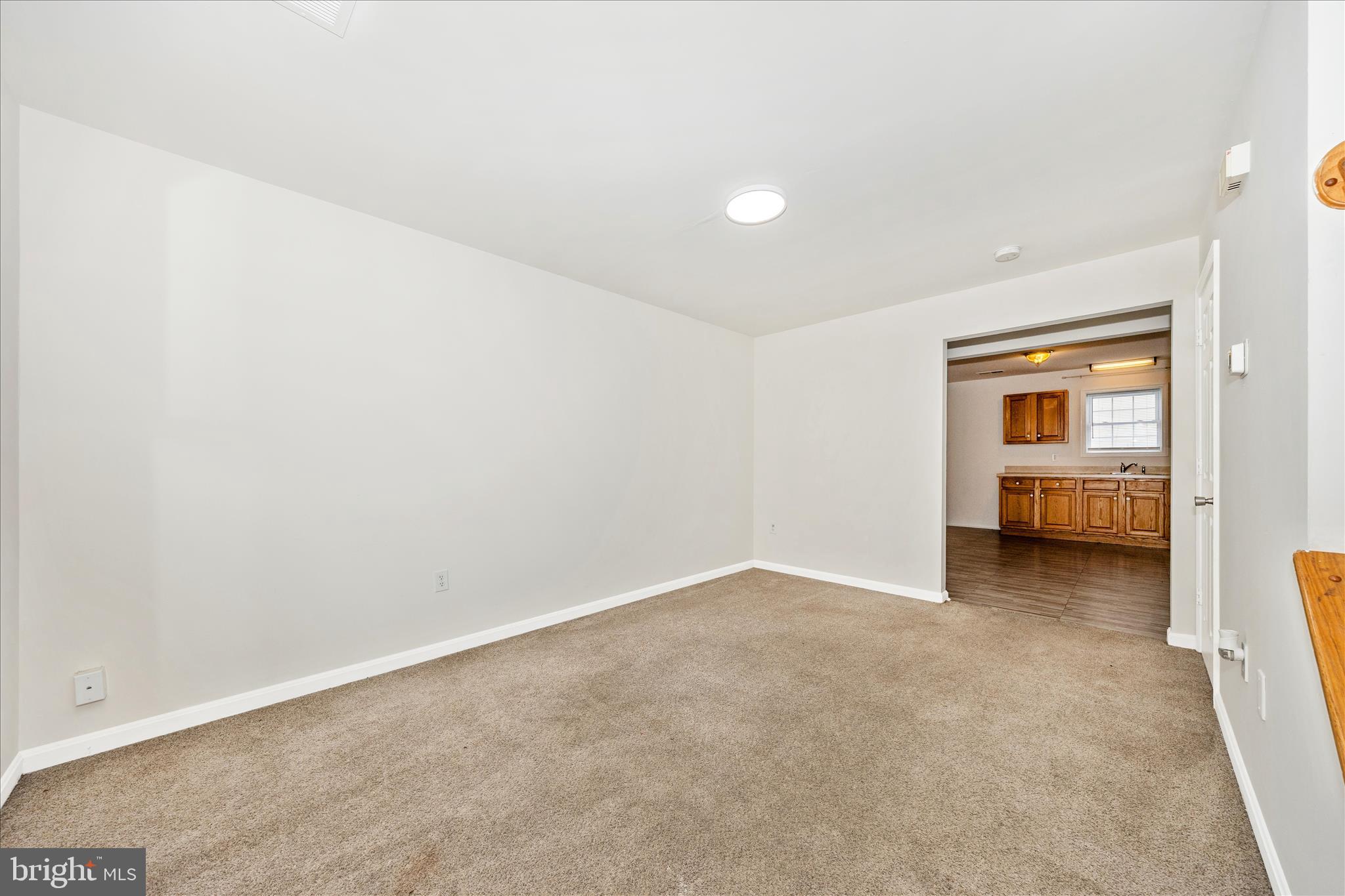 915 ROSE HILL AVENUE B