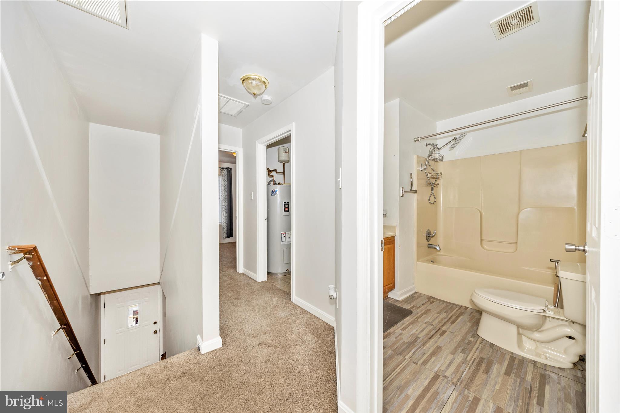 915 ROSE HILL AVENUE B