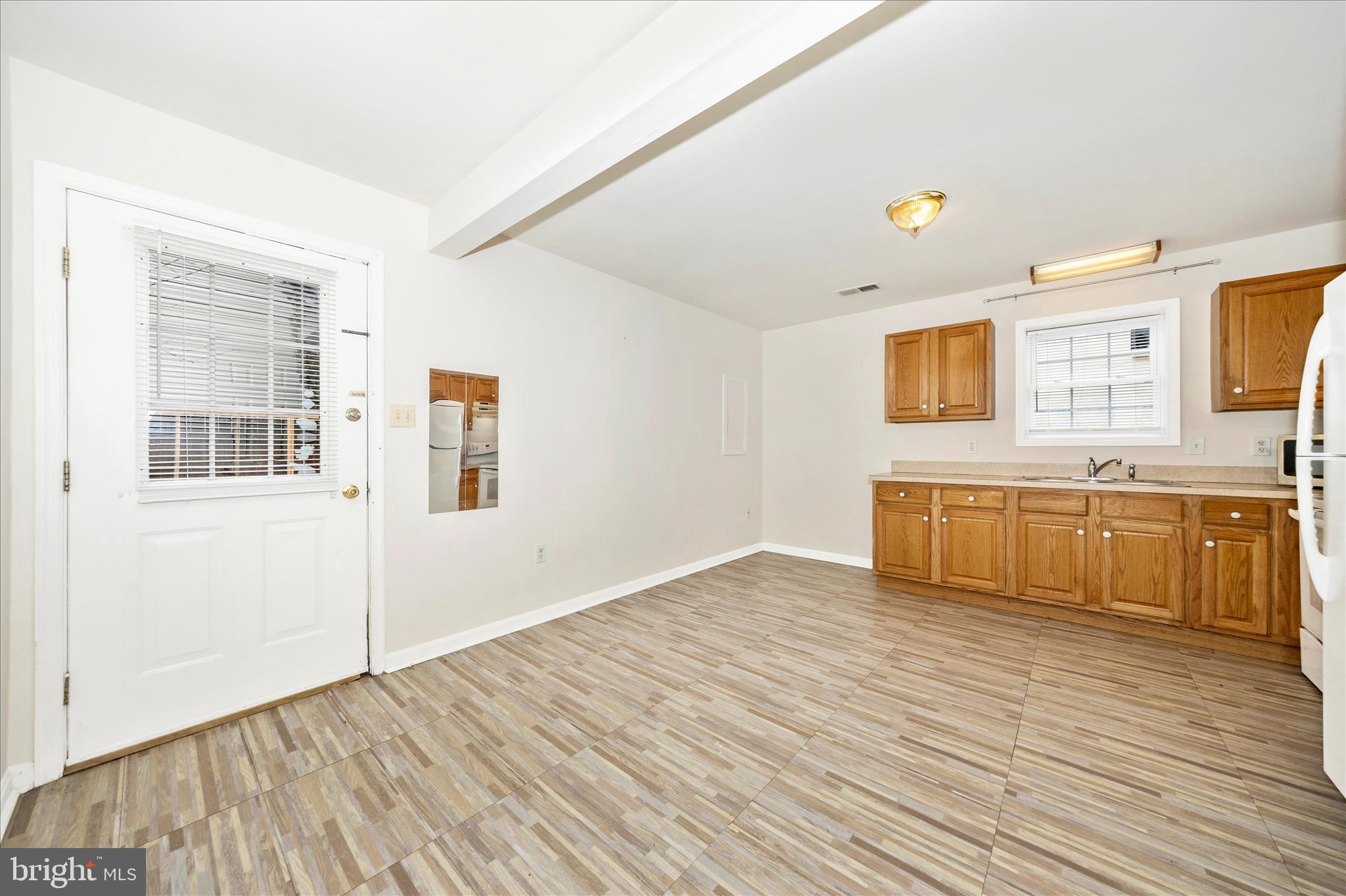 915 ROSE HILL AVENUE B