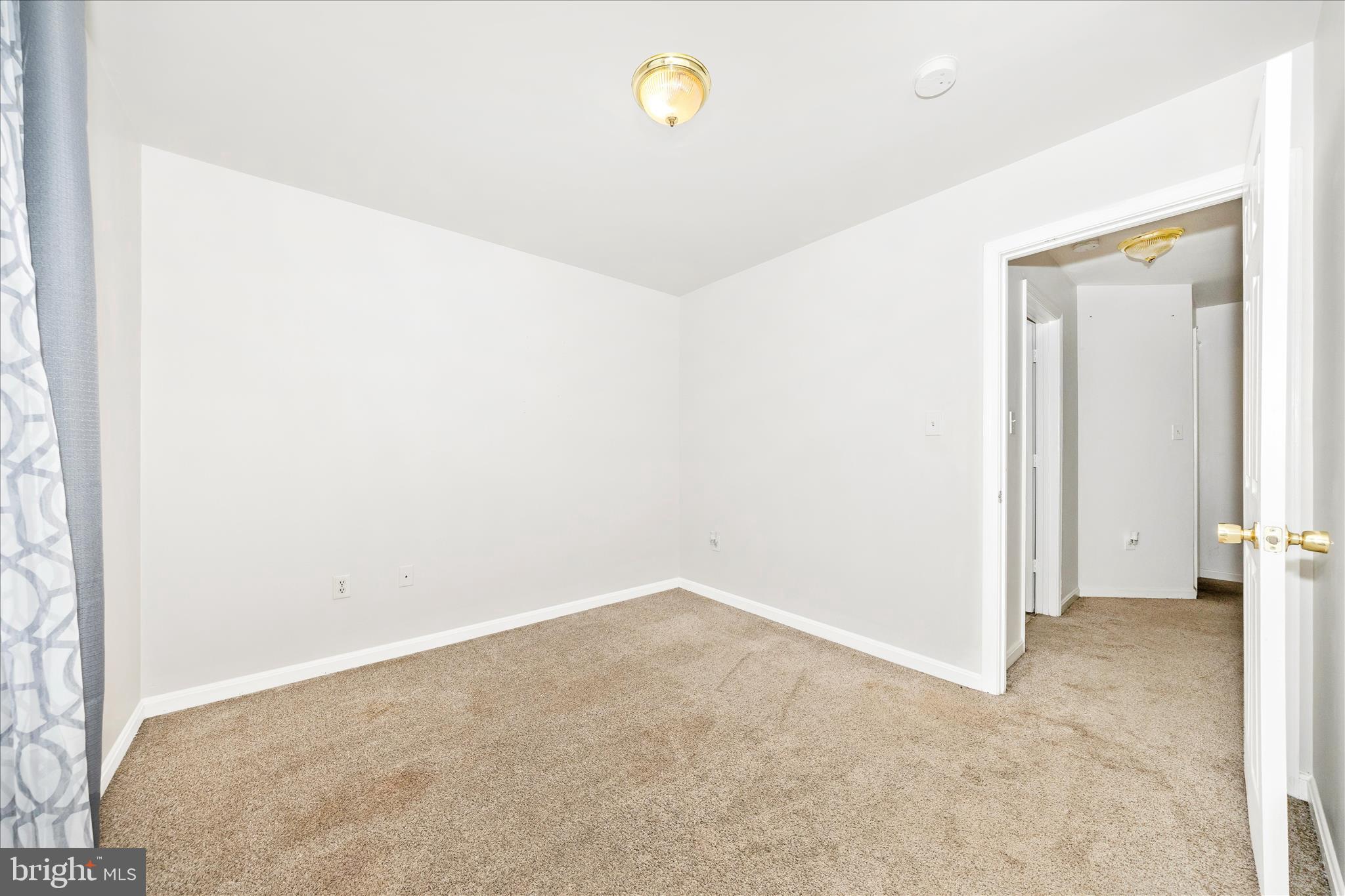 915 ROSE HILL AVENUE B