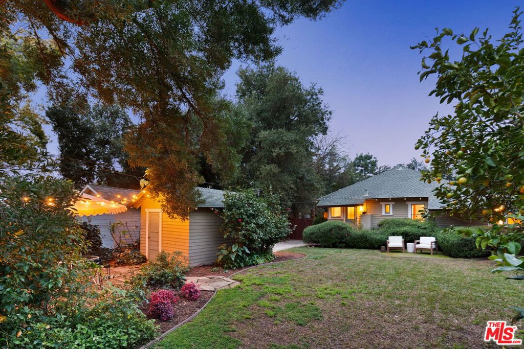 1102 N Catalina Avenue