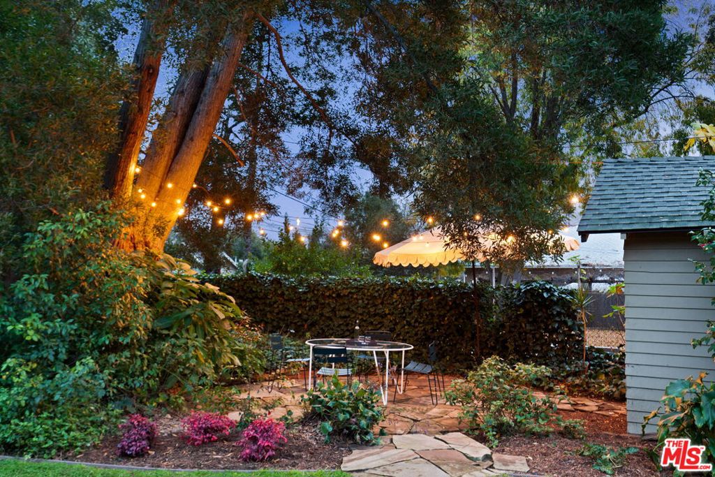 1102 N Catalina Avenue